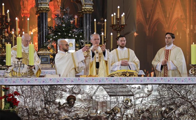 Nadbiskup Kutleša predvodio misno slavlje svetkovine Bogojavljenja u Zagrebačkoj katedrali